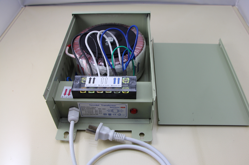 500W绿黄壁挂壳防雨变压器EEIO-FY（防雨变压器和防水变压器有什么不同）